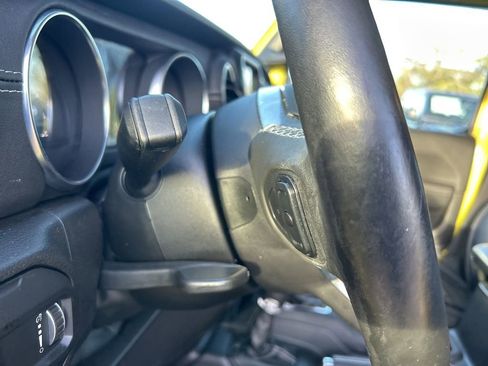 Used 2023 Jeep Wrangler Unlimited Sahara w/ Cold Weather Group image 39