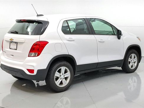 Used 2019 Chevrolet Trax LS image 7