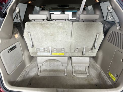 Used 2008 Toyota Sienna XLE image 36