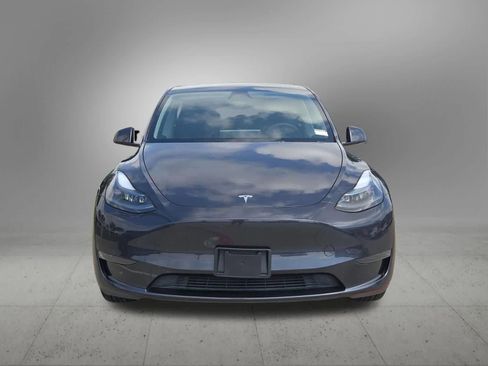 Used 2024 Tesla Model Y 2WD image 11