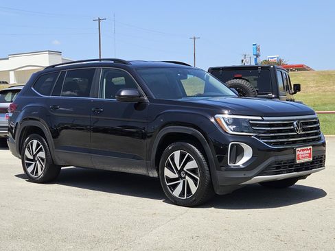 Used 2024 Volkswagen Atlas SE AWD/4WD image 1