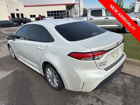 Used 2023 Toyota Corolla LE w/ LE Convenience Package image 6