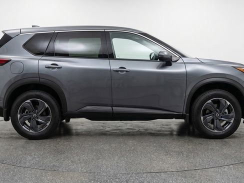 Used 2025 Nissan Rogue SV AWD/4WD image 11