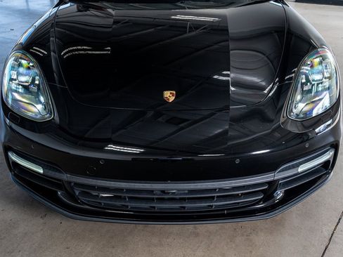 Used 2019 Porsche Panamera image 15