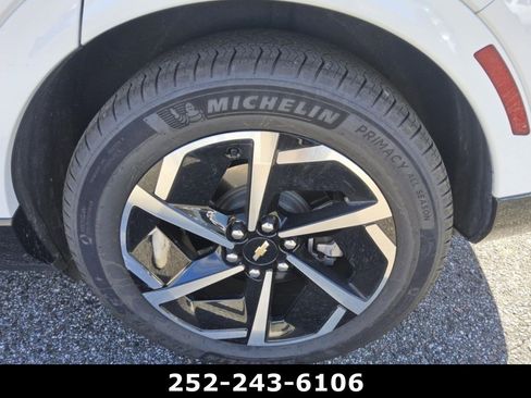 Used 2025 Chevrolet Equinox EV LT image 9