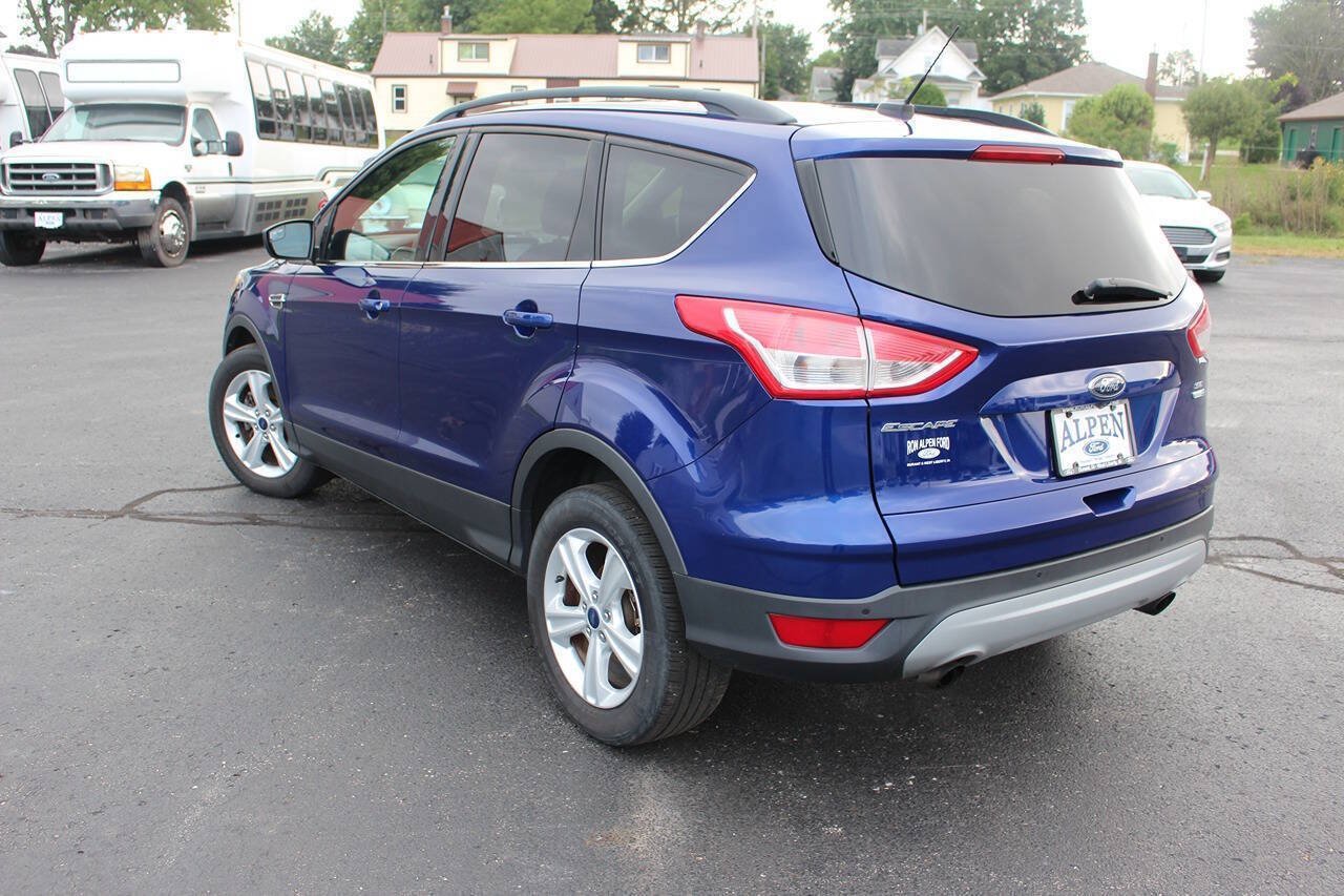Used 2016 Ford Escape SE w/ Equipment Group 201A AWD/4WD image 2