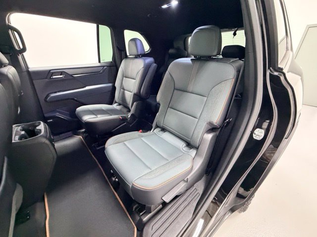 Used 2025 GMC Acadia AT4 AWD/4WD image 22