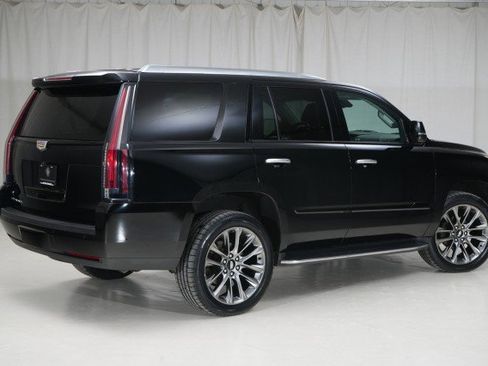 Used 2019 Cadillac Escalade Luxury w/ Escalade Sport Edition image 14