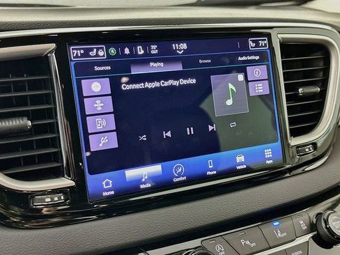 Certified 2023 Chrysler Pacifica Touring-L FWD image 23