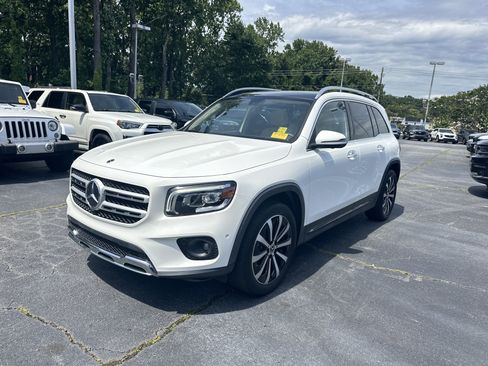 Used 2022 Mercedes-Benz GLB 250 4MATIC image 5