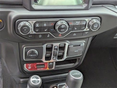 Used 2023 Jeep Gladiator Mojave w/ Cold Weather Group image 20