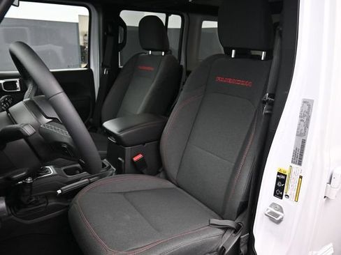Used 2026 Jeep Wrangler Unlimited Rubicon AWD/4WD image 21
