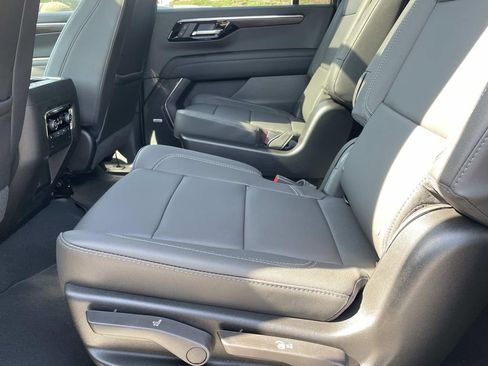 New 2026 Chevrolet Suburban Z71 w/ Comfort Package image 15