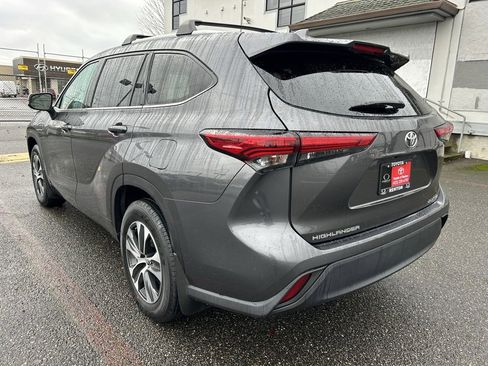 Certified 2022 Toyota Highlander XLE image 7