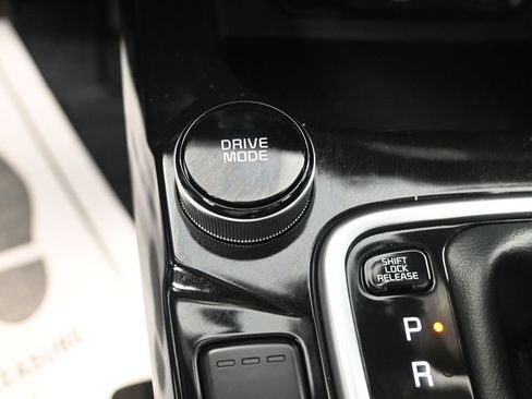 Certified 2025 Kia Seltos S image 24