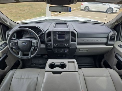 Used 2019 Ford F250 XL w/ Power Equipment Group image 20