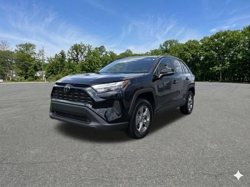 Used 2025 Toyota RAV4 XLE AWD/4WD image 4