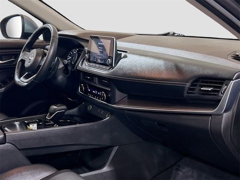 Used 2023 Nissan Rogue SV w/ SV Premium B Package image 27