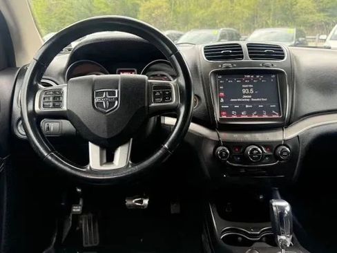 Used 2019 Dodge Journey Crossroad FWD image 13