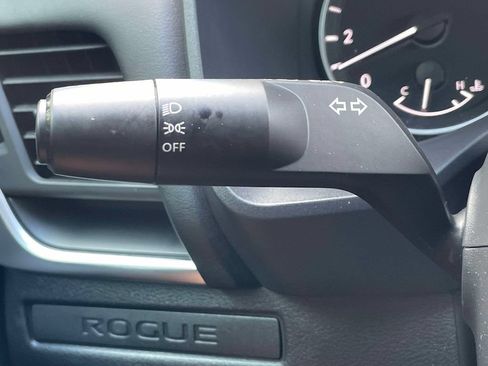 Used 2026 Nissan Rogue S FWD image 23