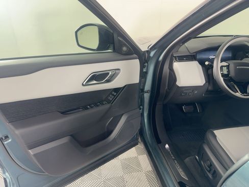 New 2026 Land Rover Range Rover Velar Dynamic SE image 6