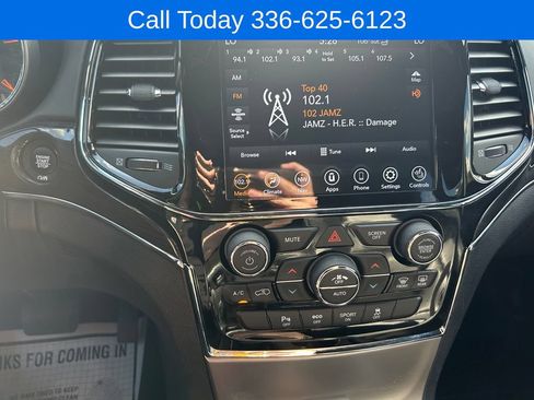 Used 2020 Jeep Grand Cherokee Overland AWD/4WD image 22