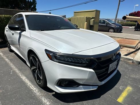 Used 2021 Honda Accord Sport image 2
