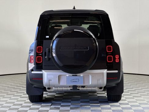 New 2025 Land Rover Defender 130 S image 4