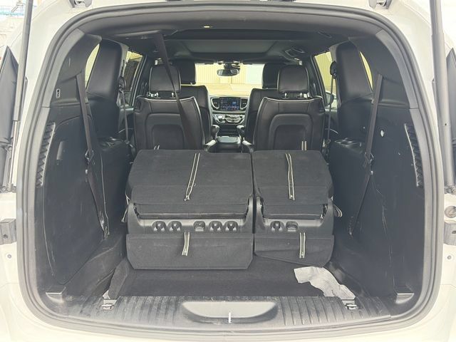 Used 2025 Chrysler Pacifica Limited FWD image 45