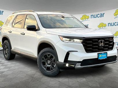 New 2025 Honda Pilot TrailSport