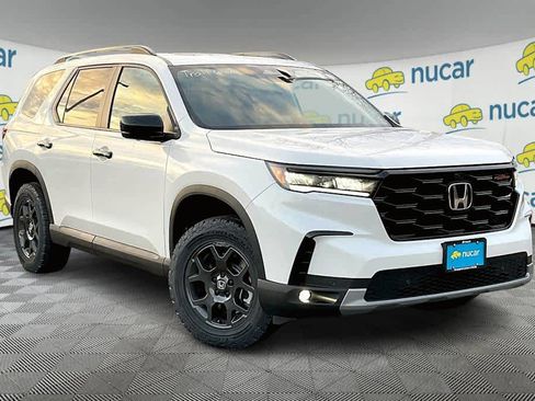 New 2025 Honda Pilot TrailSport image 1