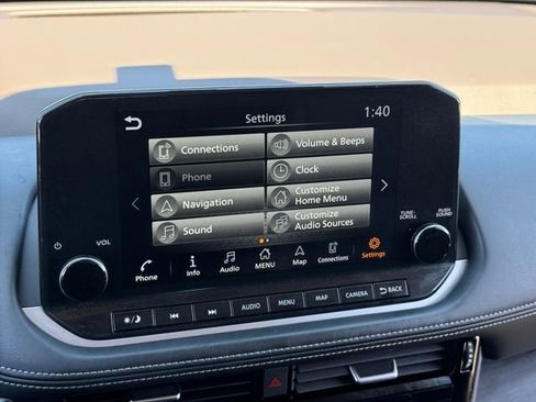 Used 2022 Nissan Rogue Platinum w/ Head-Up Display Package image 11