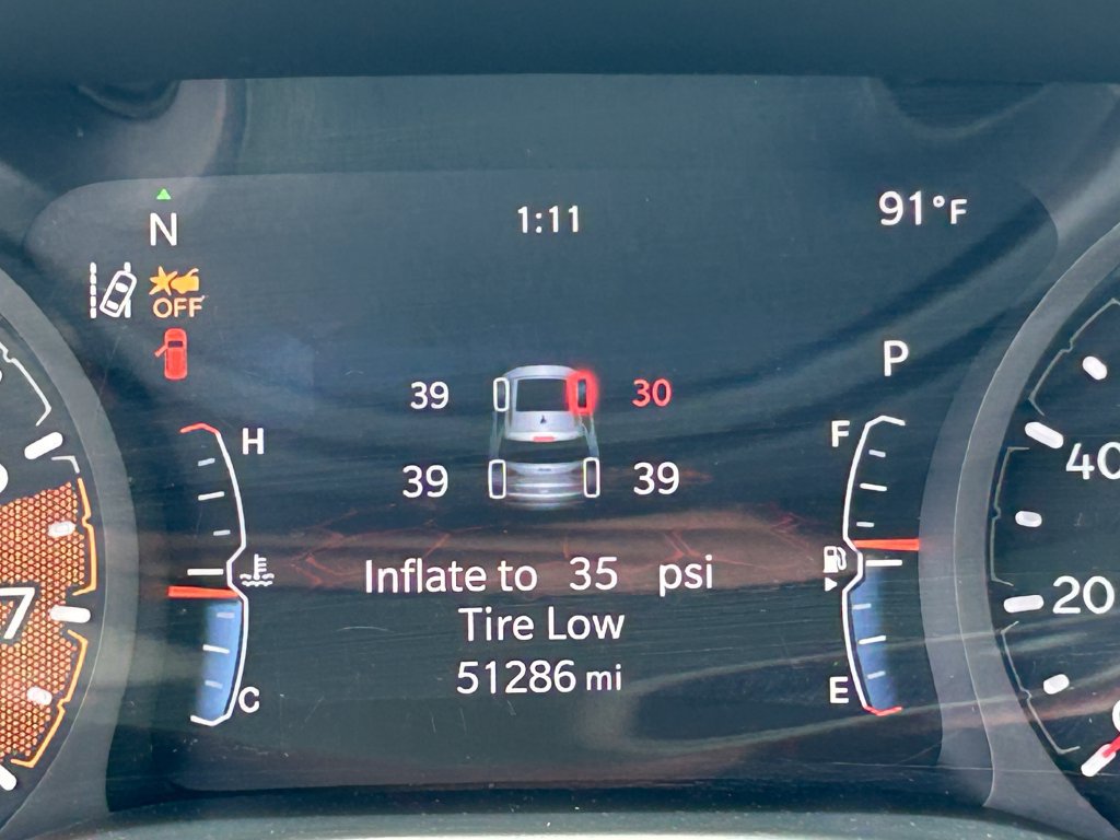 Used 2024 Jeep Compass Latitude AWD/4WD image 22