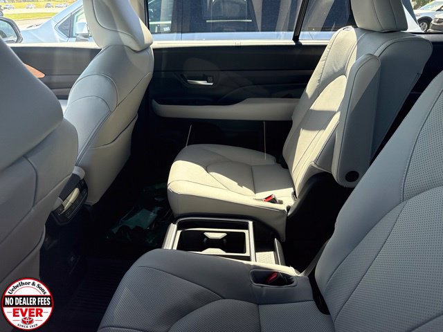Used 2026 Toyota Grand Highlander AWD Hybrid image 5