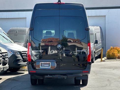 Used 2024 Mercedes-Benz Sprinter 3500 image 4