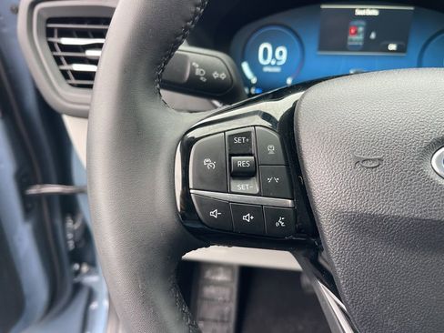 Used 2023 Ford Escape Platinum w/ Premium Technology Package image 16