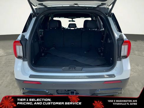 Used 2025 Ford Explorer ST-Line w/ ST-Line Street Pack AWD/4WD image 16