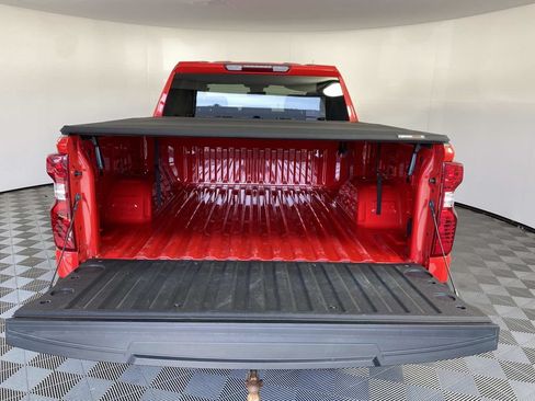 Used 2022 Chevrolet Silverado 1500 LT AWD/4WD image 8