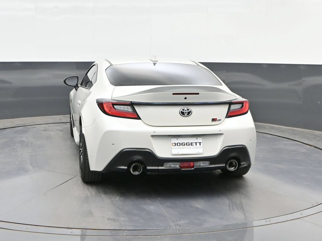 Used 2023 Toyota GR86 RWD image 8
