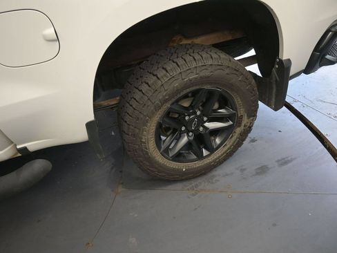 Used 2022 Chevrolet Silverado 1500 LT Trail Boss w/ Safety Package AWD/4WD image 17