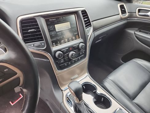 Used 2017 Jeep Grand Cherokee Limited image 10