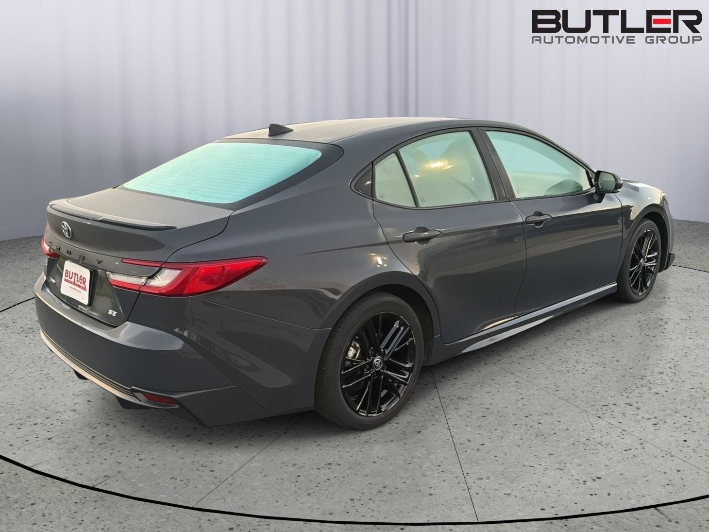 Used 2025 Toyota Camry SE FWD image 6