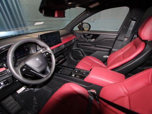 New 2026 Lincoln Corsair Grand Touring image 2