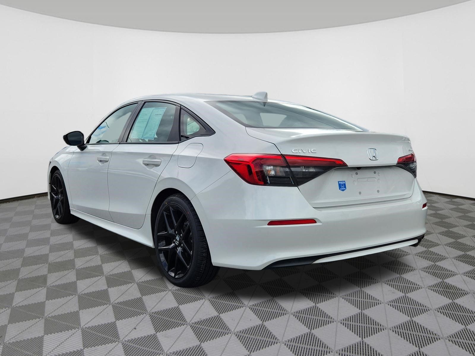 Used 2023 Honda Civic Sport image 3