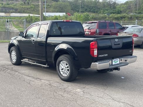 Used 2015 Nissan Frontier SV image 6