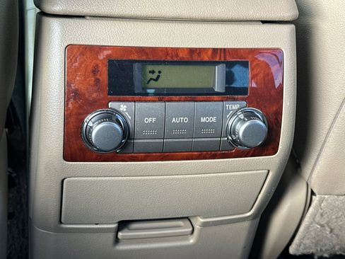 Used 2012 Toyota Highlander Limited image 16