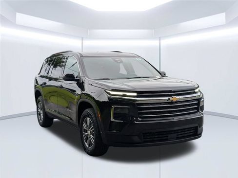 Used 2025 Chevrolet Traverse LT AWD/4WD image 8