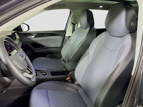 New 2026 Volkswagen Tiguan SE image 21