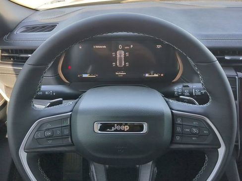 New 2025 Jeep Grand Cherokee Limited w/ Black Appearance Package RWD image 33