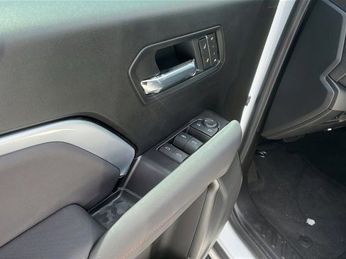 New 2025 Chevrolet Colorado Z71 w/ Technology Package image 12